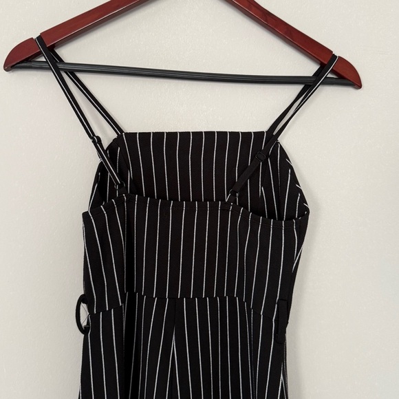 Black and white jumpsuit size XS - Picture 6 of 9